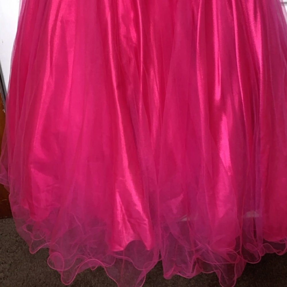 Beautiful sequined HOT pink gown perfect for prom! - Picture 3 of 7